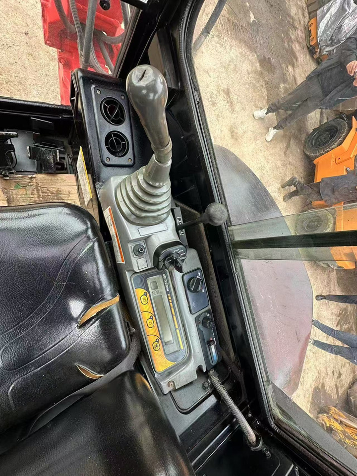 Miniekskavaator KUBOTA U35: pilt 6
