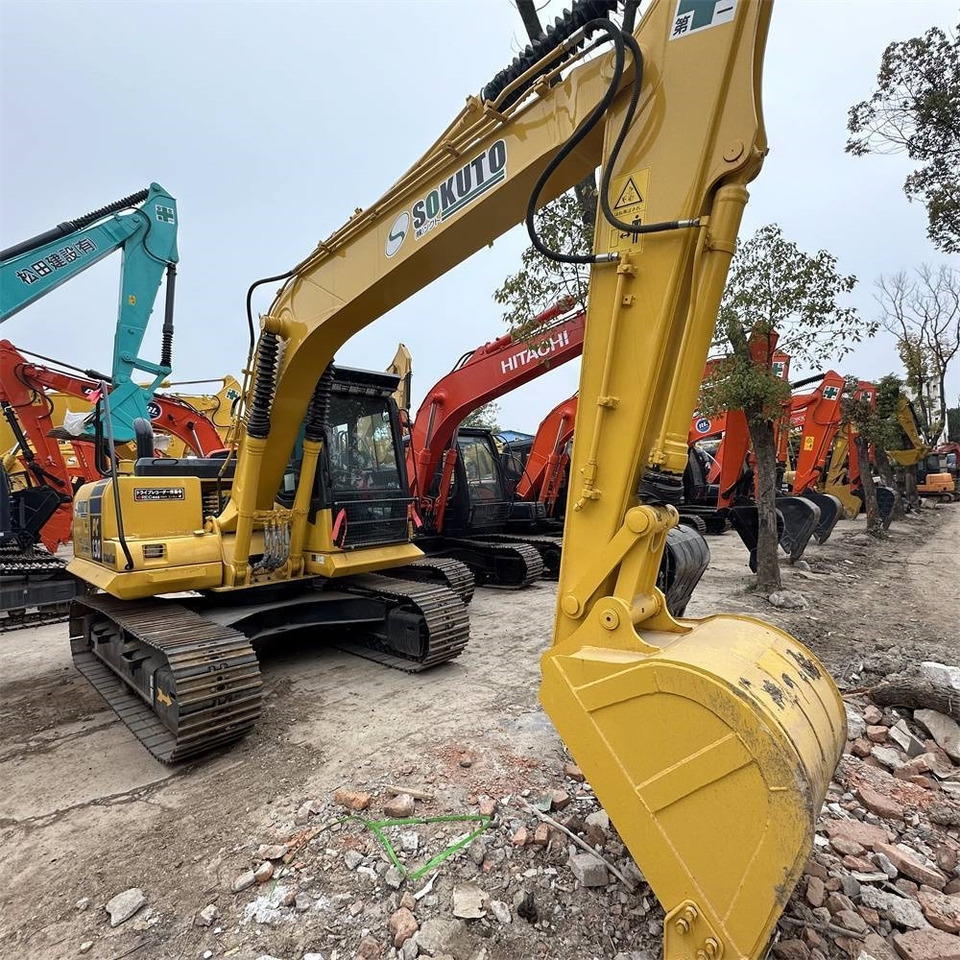 Komatsu PC 130-7 - Lintekskavaator: pilt 1 Komatsu PC 130-7 - Lintekskavaator: pilt 1