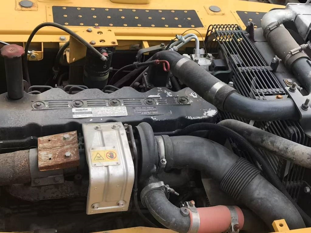 Komatsu PC 200-8 - Lintekskavaator: pilt 5 Komatsu PC 200-8 - Lintekskavaator: pilt 5