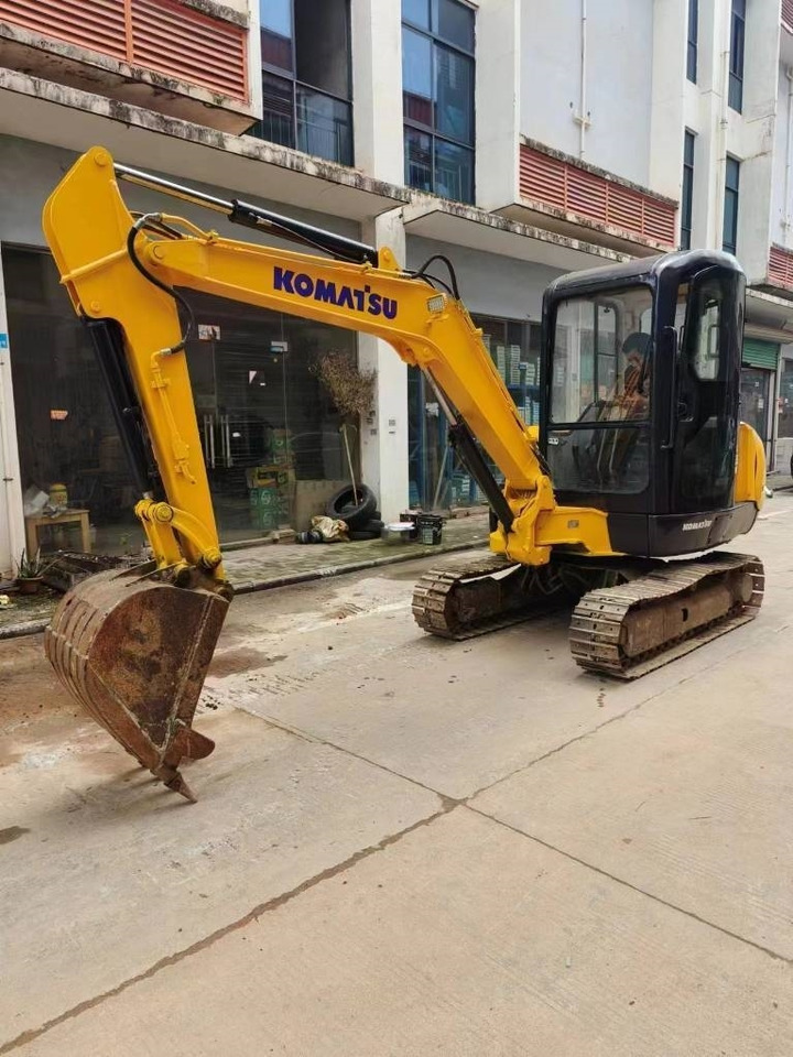 Komatsu PC 35 R-8 - Miniekskavaator: pilt 1 Komatsu PC 35 R-8 - Miniekskavaator: pilt 1