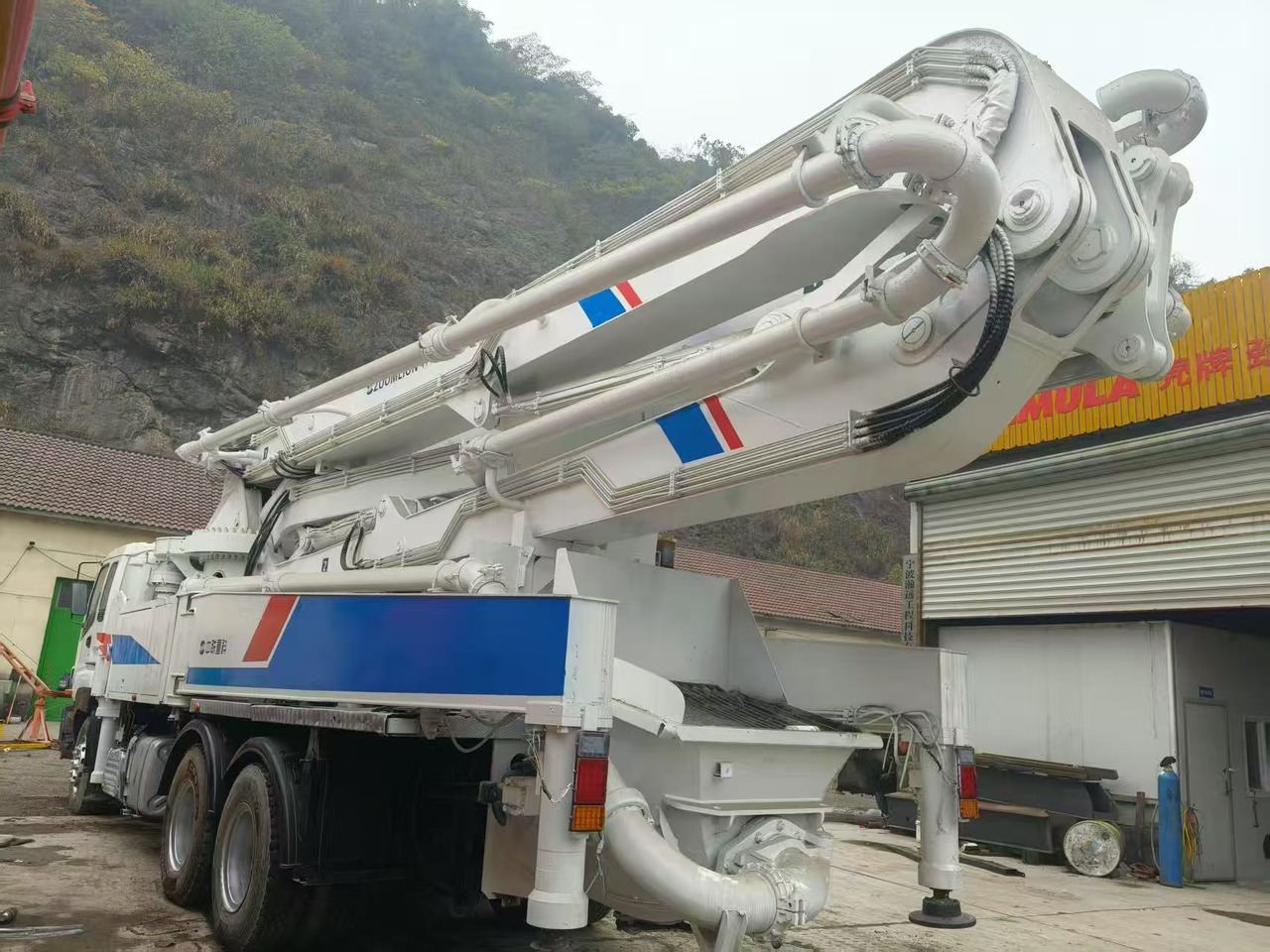 ZOOMLION ZLJ5335THB - Betoonipump: pilt 4 ZOOMLION ZLJ5335THB - Betoonipump: pilt 4
