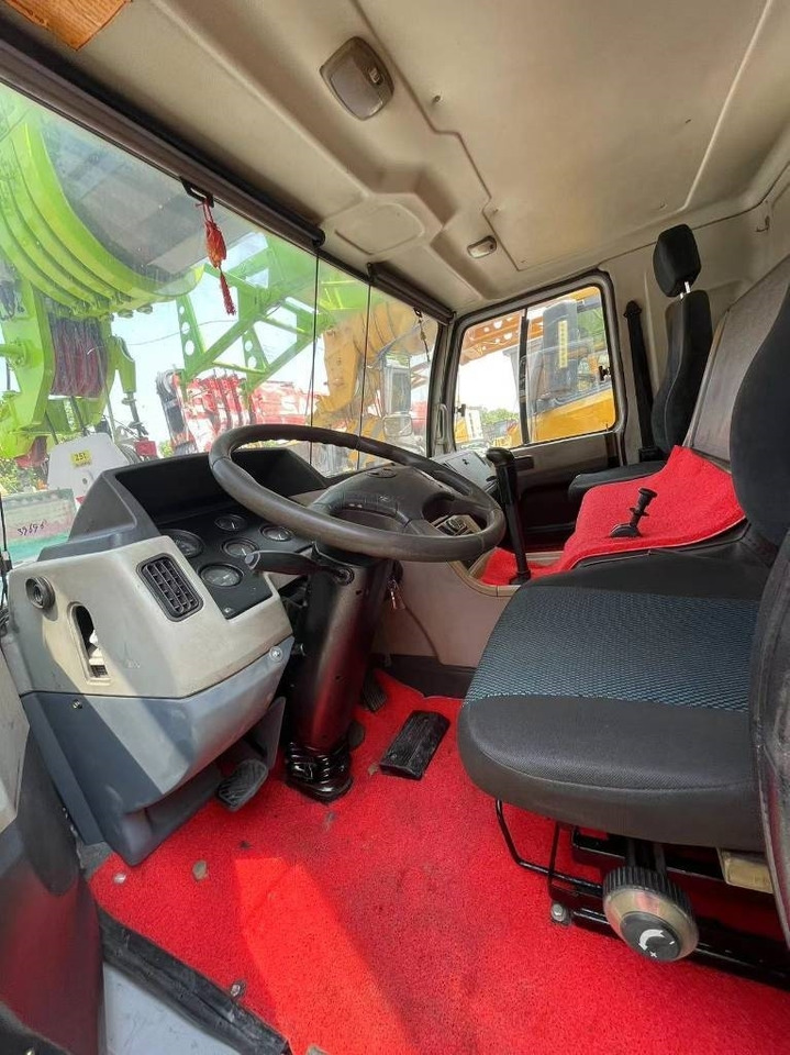Zoomlion ZTC251V - Autokraana: pilt 4 Zoomlion ZTC251V - Autokraana: pilt 4