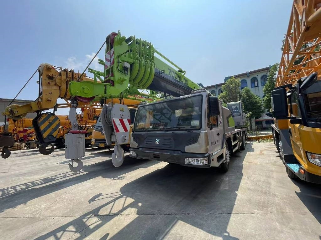 Zoomlion ZTC251V - Autokraana: pilt 1 Zoomlion ZTC251V - Autokraana: pilt 1