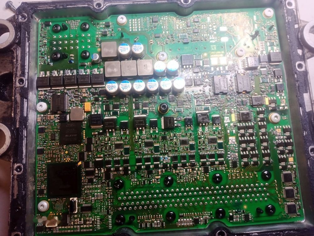 Mercedes-Benz Naprawa sterownik elektroniczny wszystkie marki Mercedes VOLVO R Bosch Naprawa sterownik elektroniczny wszystkie marki Mercedes VOLVO RENAULT - Elektrisüsteem - Veoauto: pilt 1 Mercedes-Benz Naprawa sterownik elektroniczny wszystkie marki Mercedes VOLVO R Bosch Naprawa sterownik elektroniczny wszystkie marki Mercedes VOLVO RENAULT - Elektrisüsteem - Veoauto: pilt 1