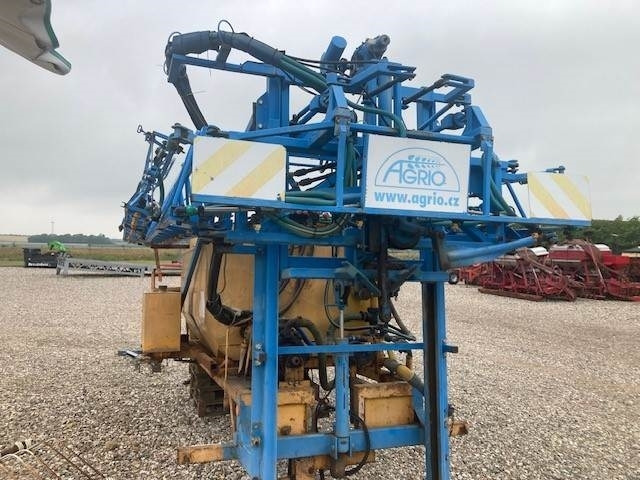 Lindus 3000 L - 30 M BOM - Traktorilt tõusev pritsija: pilt 4 Lindus 3000 L - 30 M BOM - Traktorilt tõusev pritsija: pilt 4
