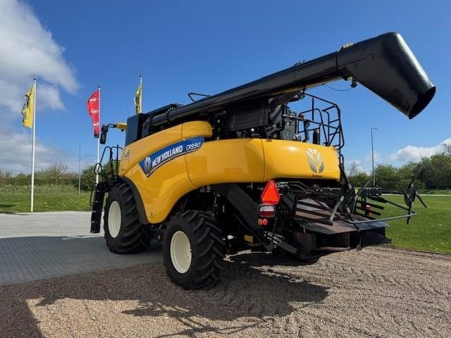 New Holland CR9.90 TIER4 - Kombain: pilt 4 New Holland CR9.90 TIER4 - Kombain: pilt 4