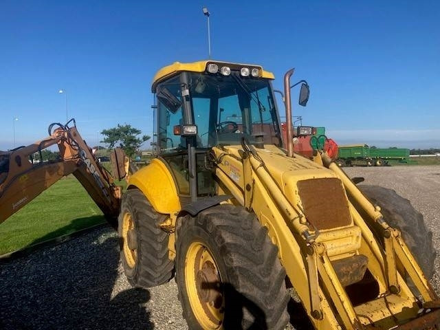 New Holland LB 115B - Ekskavaator-laadur: pilt 4 New Holland LB 115B - Ekskavaator-laadur: pilt 4