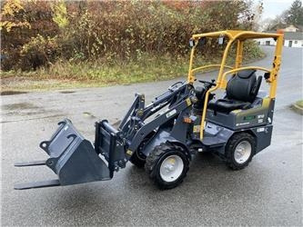 Eurotrac W10 STAGE 5 m. skovl og pallgafler - Minilaadur: pilt 1 Eurotrac W10 STAGE 5 m. skovl og pallgafler - Minilaadur: pilt 1