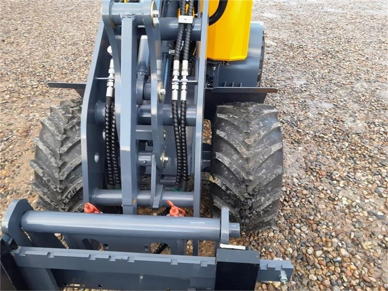 Eurotrac W11 Mellem arm - Minilaadur: pilt 3 Eurotrac W11 Mellem arm - Minilaadur: pilt 3