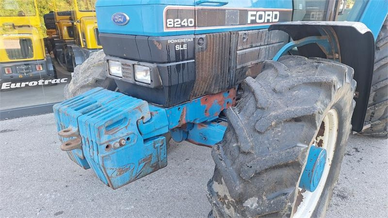 Ford 8240  liising Ford 8240: pilt 8