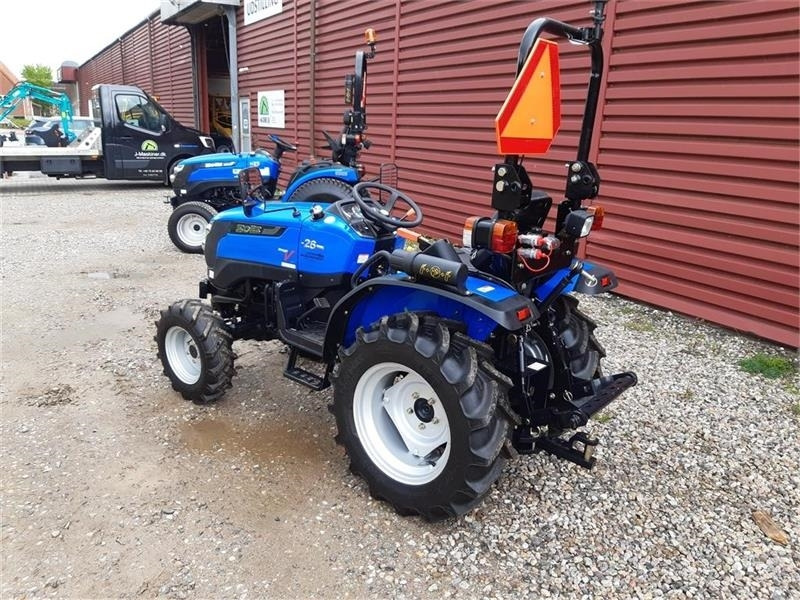 Solis 26 servostyring og brede traktor dæk - Munitsipaaltraktor: pilt 2 Solis 26 servostyring og brede traktor dæk - Munitsipaaltraktor: pilt 2