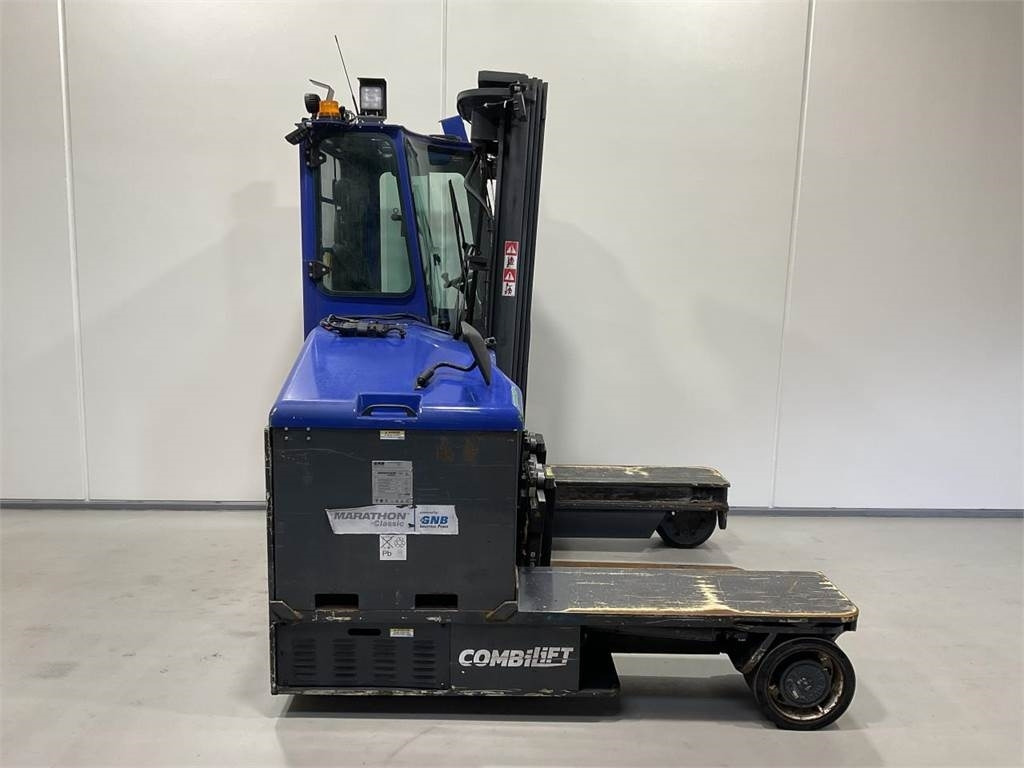 Combilift C4000ET - 4-suunaline lükandmastiga tõstuk: pilt 1 Combilift C4000ET - 4-suunaline lükandmastiga tõstuk: pilt 1