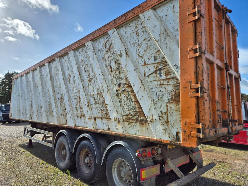 AMT 3 akslet 71m3 stål tipper // steel tipper - Kallur-poolhaagis: pilt 4 AMT 3 akslet 71m3 stål tipper // steel tipper - Kallur-poolhaagis: pilt 4