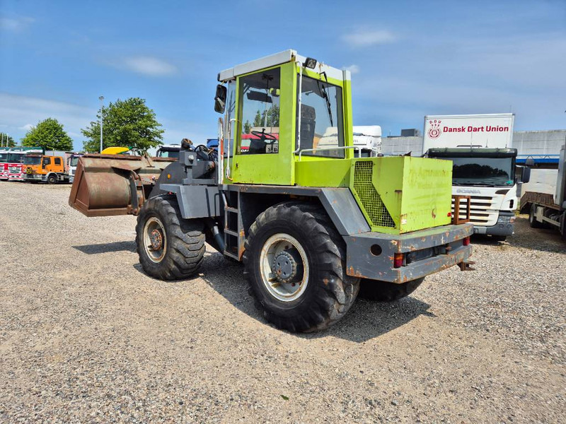 O & K L15 With bucket and quickshift - Rataslaadur: pilt 3 O & K L15 With bucket and quickshift - Rataslaadur: pilt 3