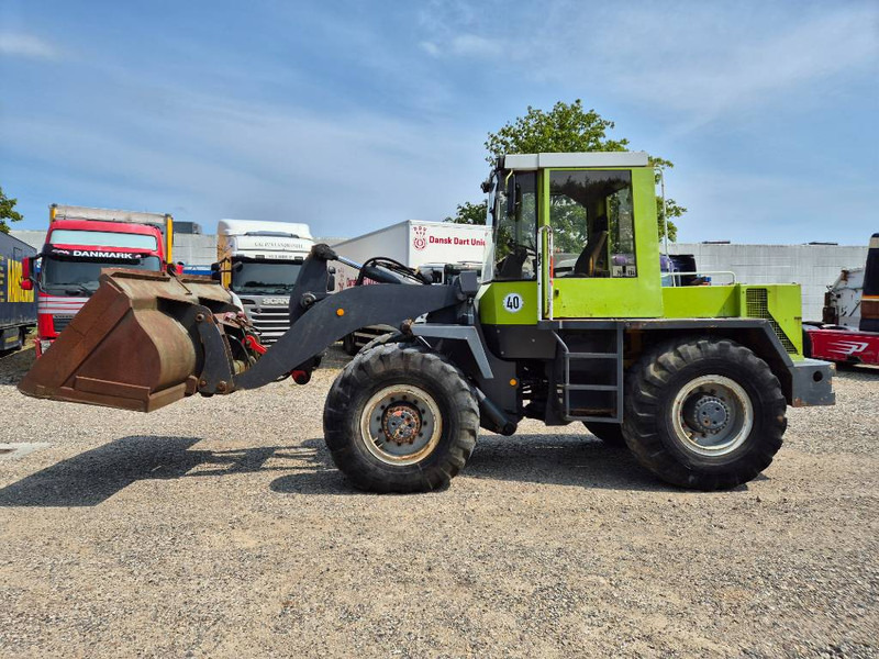 O & K L15 With bucket and quickshift - Rataslaadur: pilt 2 O & K L15 With bucket and quickshift - Rataslaadur: pilt 2