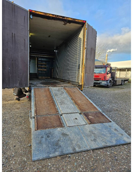 Montracon Racing// machinetrailer // Living area - Poolhaagis: pilt 3 Montracon Racing// machinetrailer // Living area - Poolhaagis: pilt 3