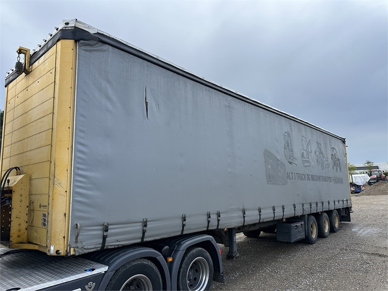 Schmitz Cargobull Machine transport trailer with bag ramp - Madal platvormpoolhaagis: pilt 4 Schmitz Cargobull Machine transport trailer with bag ramp - Madal platvormpoolhaagis: pilt 4