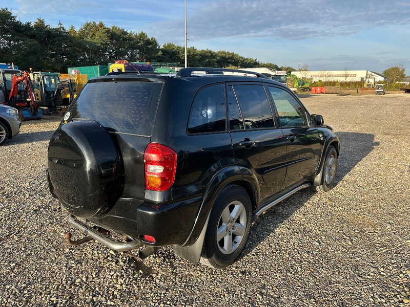 Toyota RAV4 2.0D 4x4 - Kaubik: pilt 4 Toyota RAV4 2.0D 4x4 - Kaubik: pilt 4