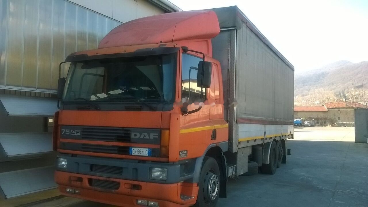 DAF CF 75.290 - Tent veoauto: pilt 1 DAF CF 75.290 - Tent veoauto: pilt 1