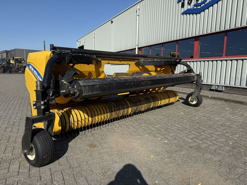 New Holland 380FP Gras Pickup - Saagikoristusmasin: pilt 4 New Holland 380FP Gras Pickup - Saagikoristusmasin: pilt 4
