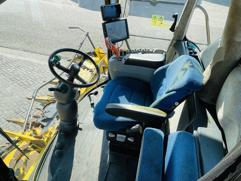 New Holland FR700 Forage Harvester 10 Row header - Koristusmasin: pilt 3 New Holland FR700 Forage Harvester 10 Row header - Koristusmasin: pilt 3