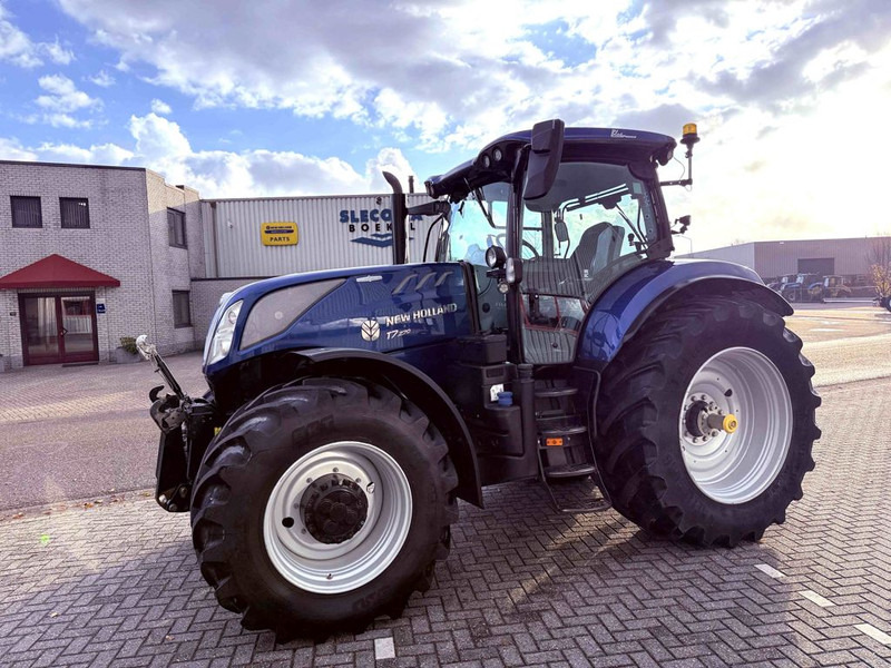 New Holland T7.270 AC Stage V Blue Power - Traktor: pilt 2 New Holland T7.270 AC Stage V Blue Power - Traktor: pilt 2
