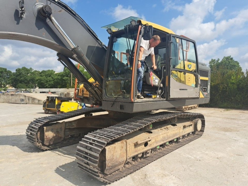 VOLVO EC250E NL - Lintekskavaator: pilt 2 VOLVO EC250E NL - Lintekskavaator: pilt 2