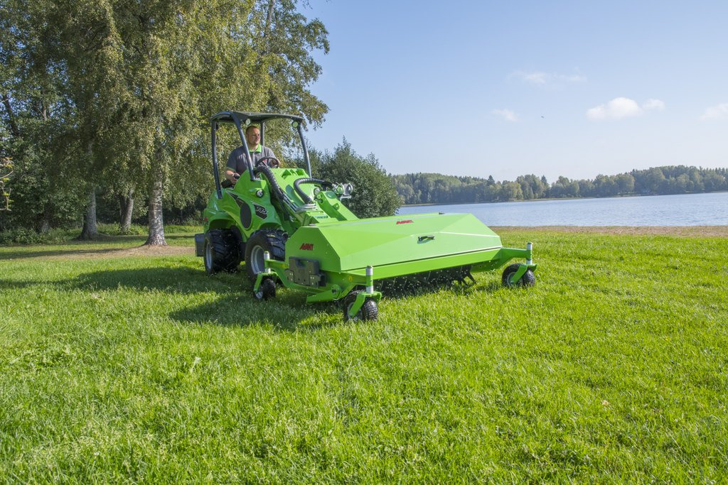Avant 755i - Minilaadur: pilt 1 Avant 755i - Minilaadur: pilt 1