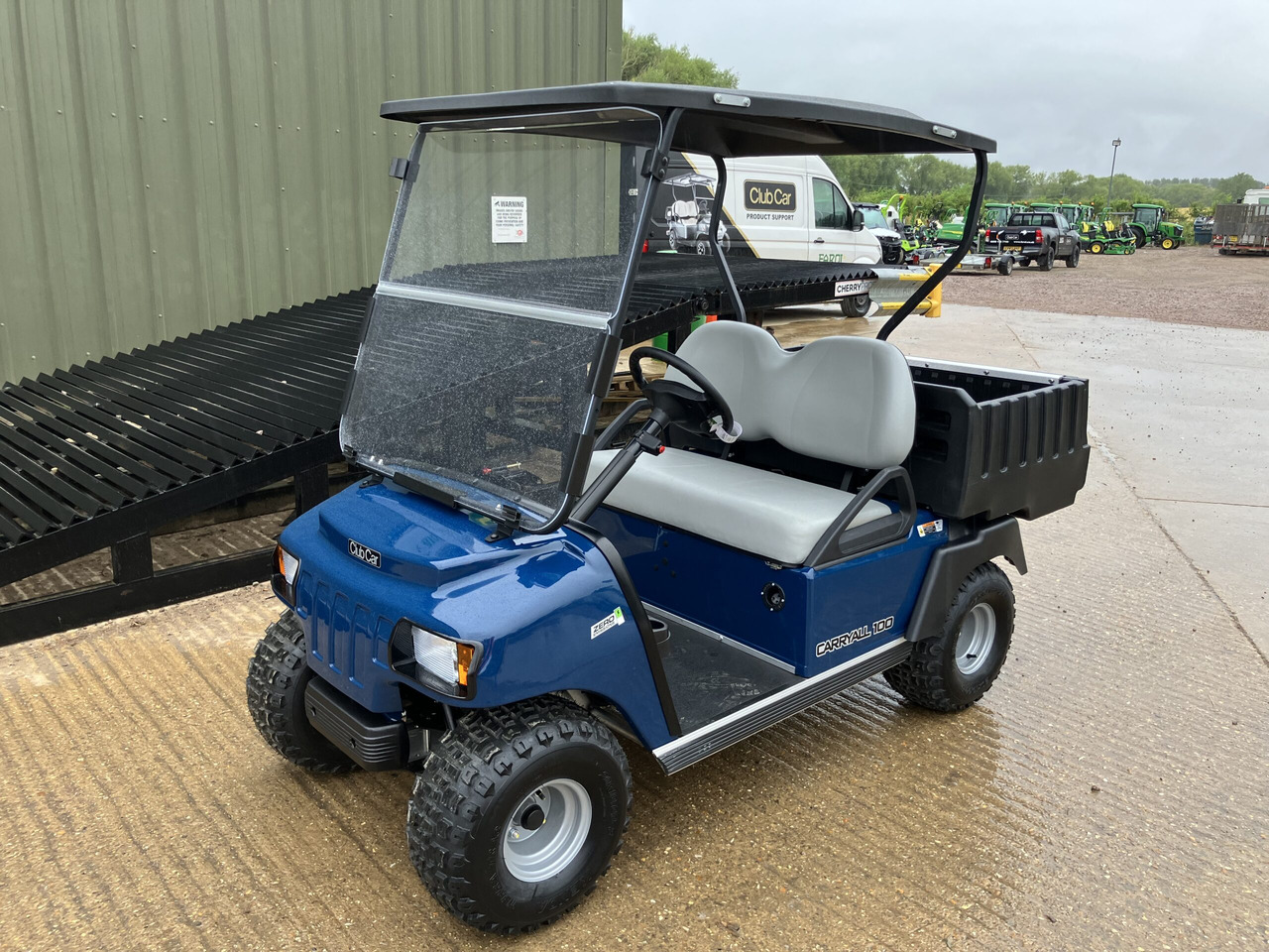 Club Car Carryall 100 Utility Vehicle - ATV: pilt 1 Club Car Carryall 100 Utility Vehicle - ATV: pilt 1