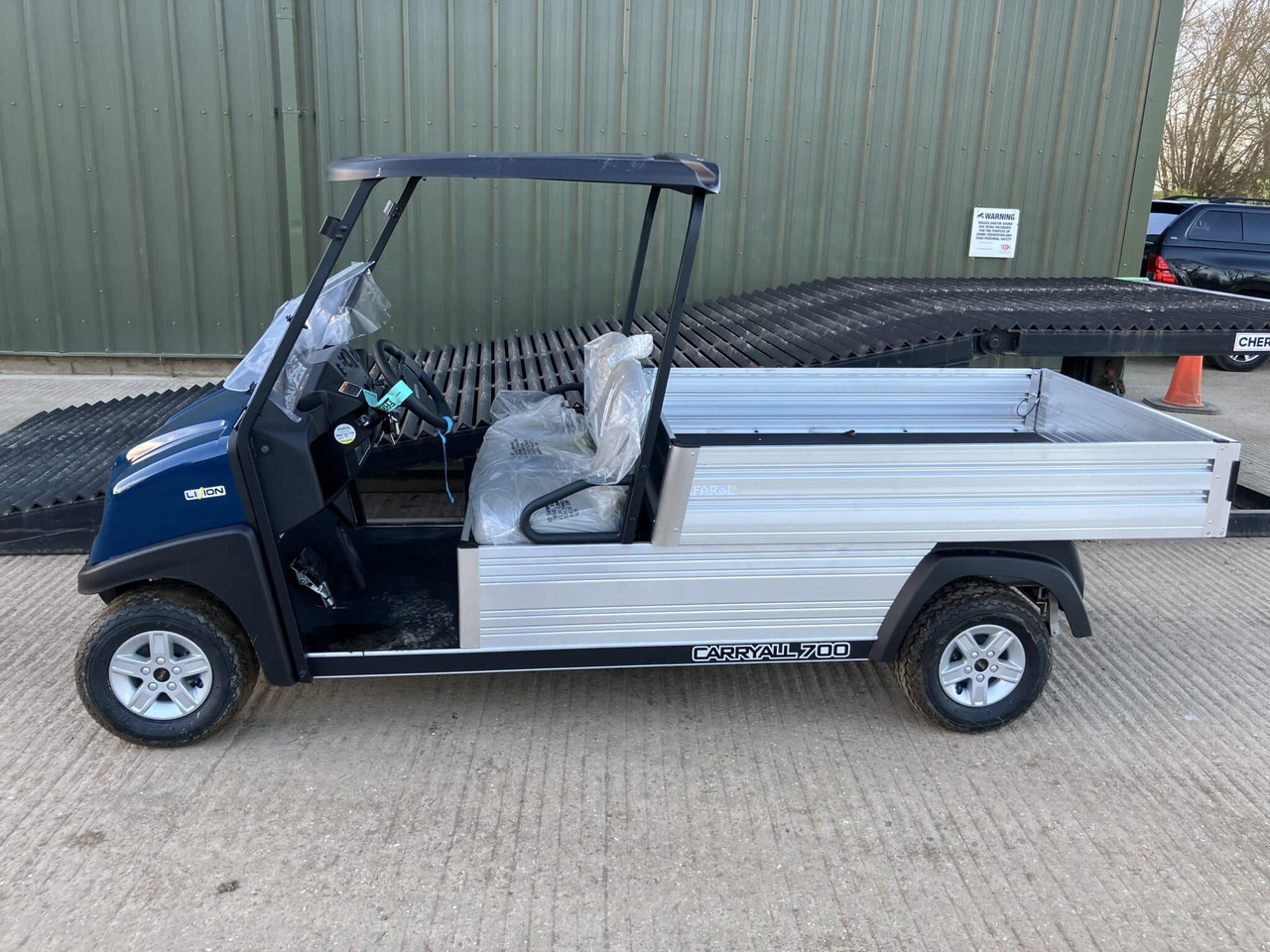Club Car Carryall 700 w/ Li-Ion Battery - ATV: pilt 2 Club Car Carryall 700 w/ Li-Ion Battery - ATV: pilt 2