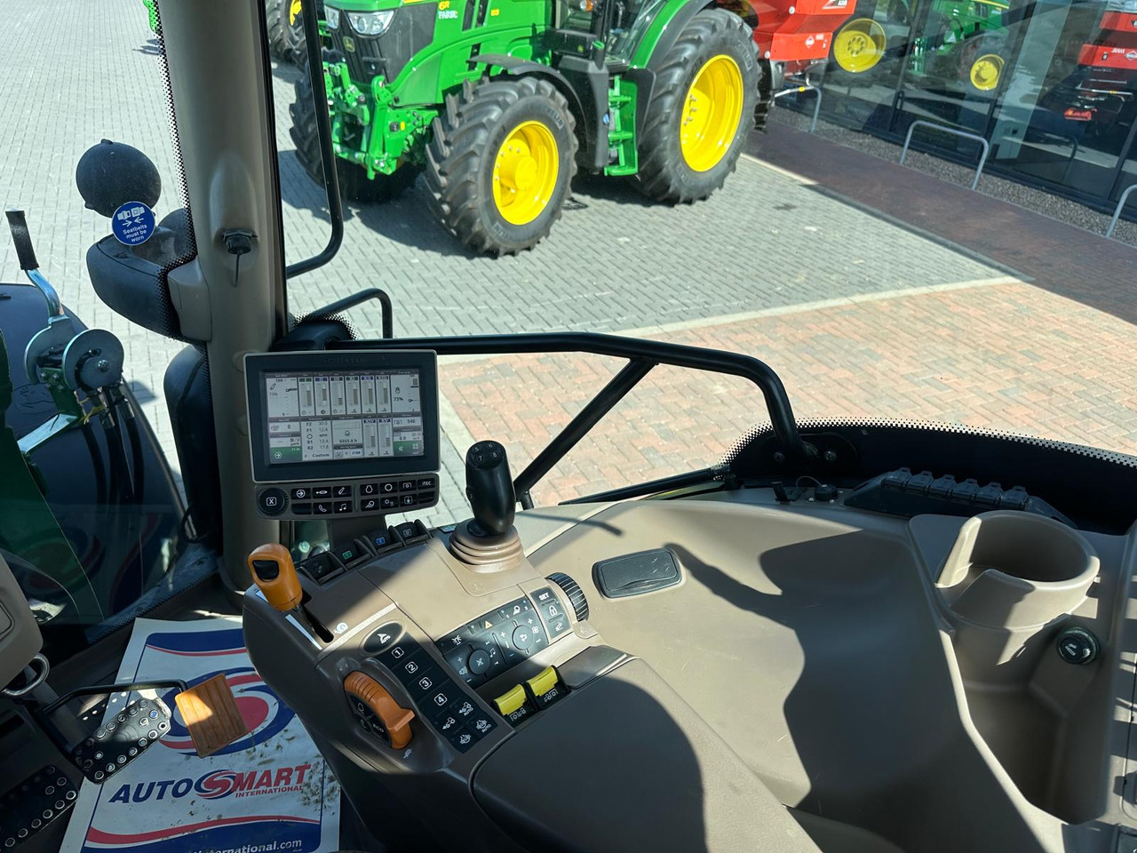 JOHN DEERE 6135R - Traktor: pilt 2 JOHN DEERE 6135R - Traktor: pilt 2