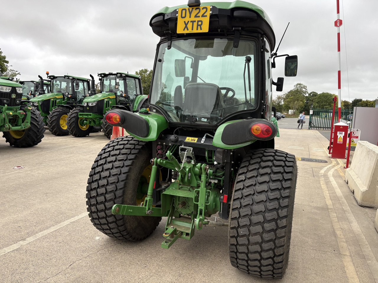 John Deere 4066R Compact Tractor - Väiketraktor: pilt 4 John Deere 4066R Compact Tractor - Väiketraktor: pilt 4