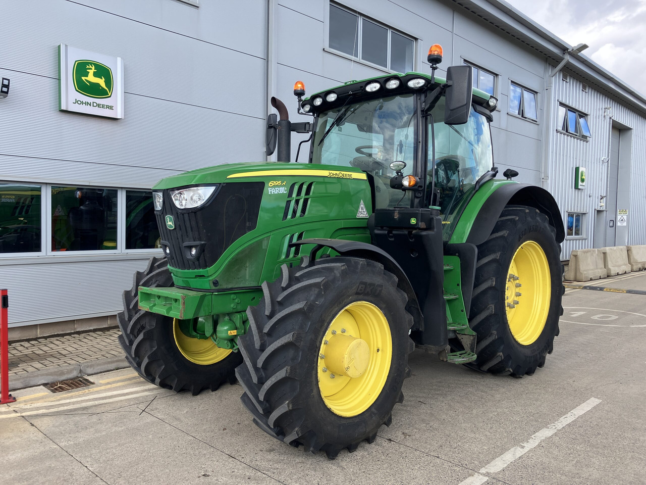 John Deere 6195R - Traktor: pilt 1 John Deere 6195R - Traktor: pilt 1