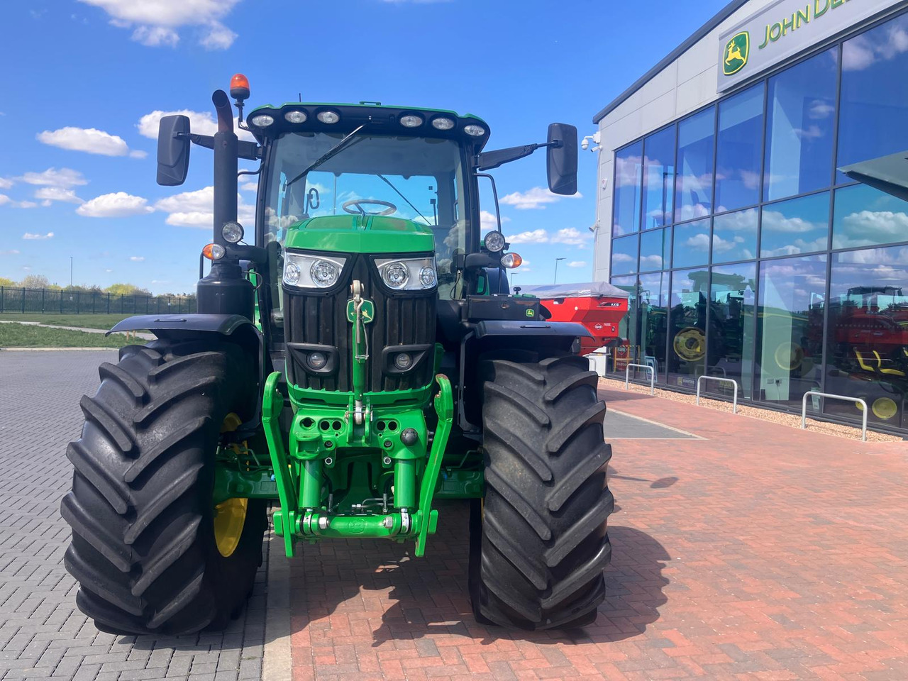John Deere 6195R - Traktor: pilt 2 John Deere 6195R - Traktor: pilt 2