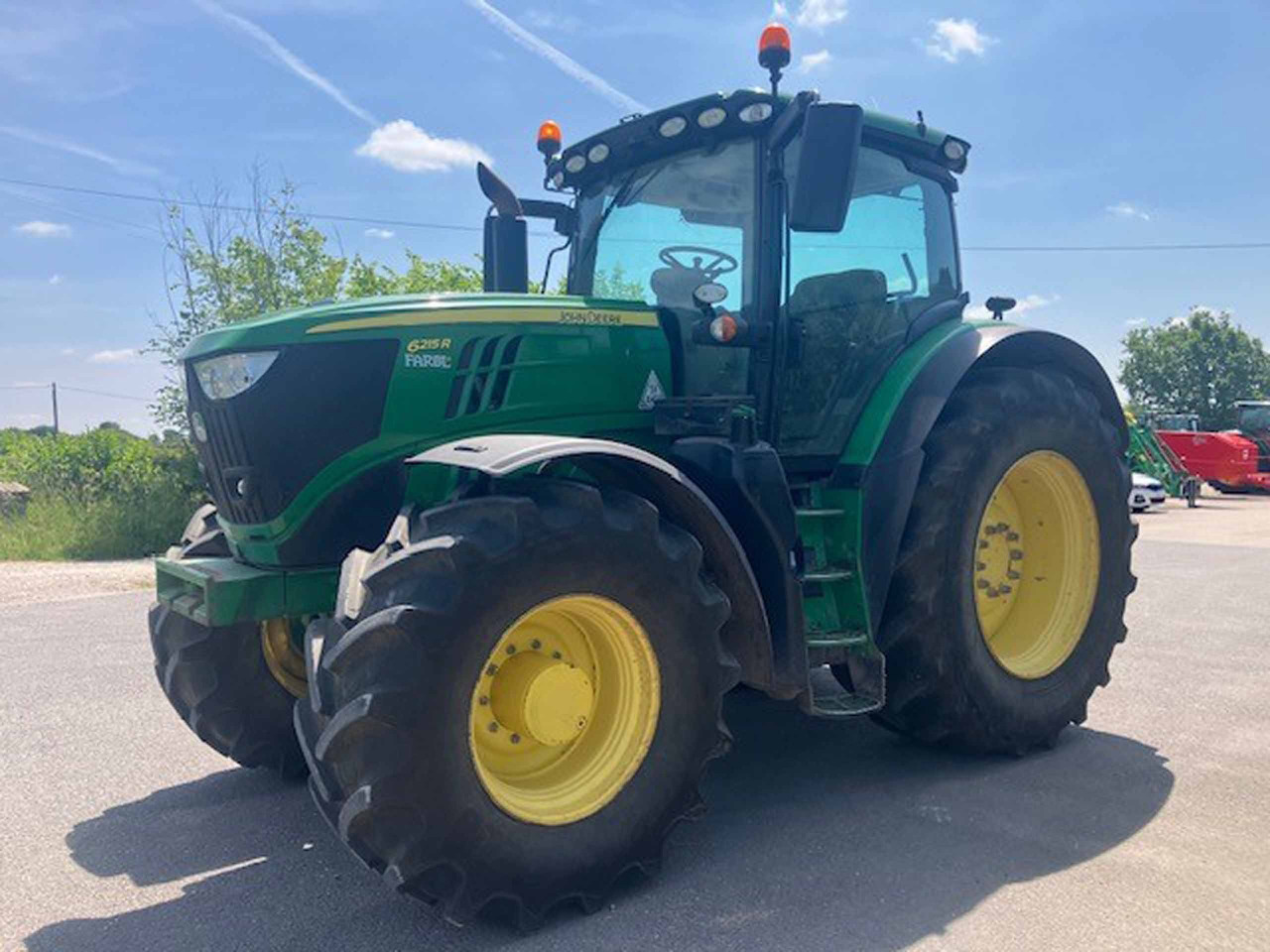 John Deere 6215R - Traktor: pilt 1 John Deere 6215R - Traktor: pilt 1