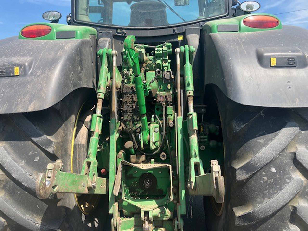 John Deere 6215R - Traktor: pilt 4 John Deere 6215R - Traktor: pilt 4