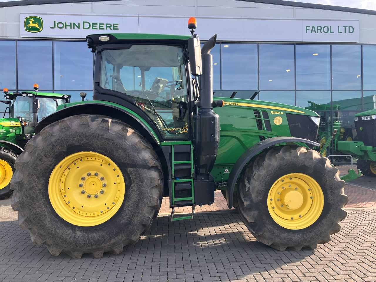 John Deere 6250R - Traktor: pilt 2 John Deere 6250R - Traktor: pilt 2