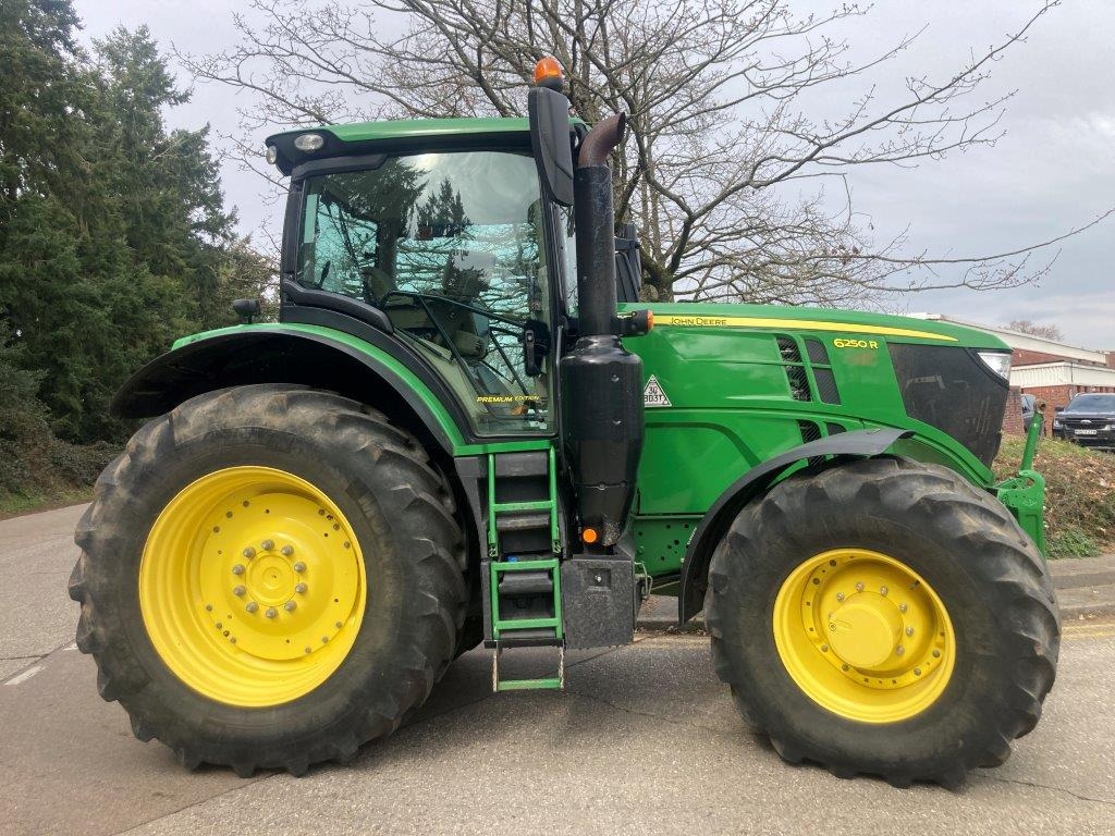 John Deere 6250R - Traktor: pilt 1 John Deere 6250R - Traktor: pilt 1