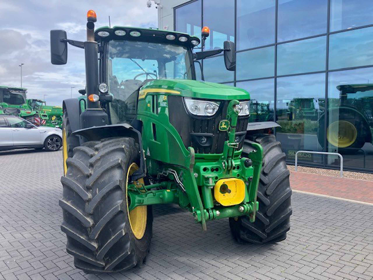 John Deere 6R 155 - Traktor: pilt 1 John Deere 6R 155 - Traktor: pilt 1