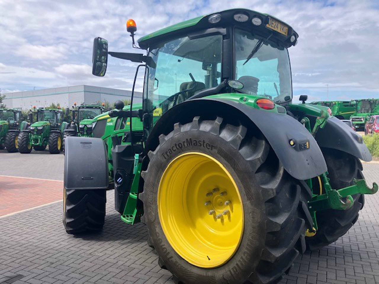 John Deere 6R 155 - Traktor: pilt 4 John Deere 6R 155 - Traktor: pilt 4