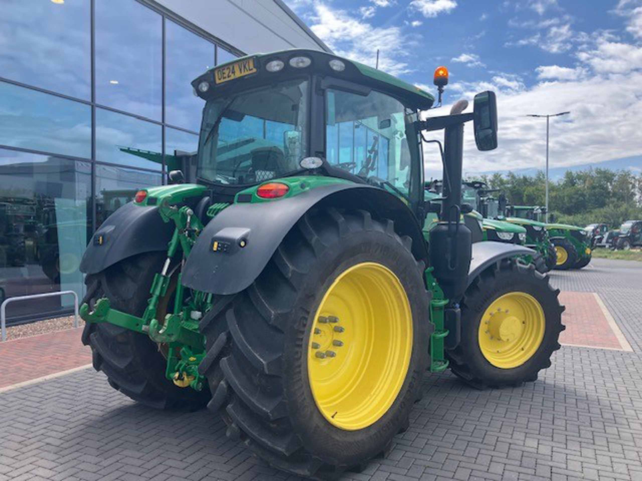 John Deere 6R 155 - Traktor: pilt 3 John Deere 6R 155 - Traktor: pilt 3