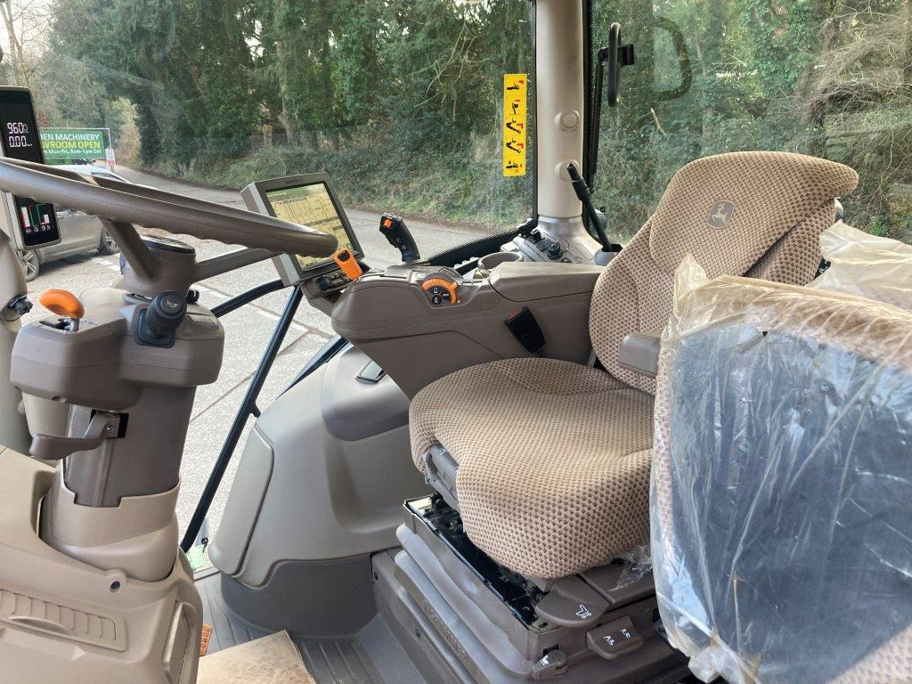 Traktor John Deere 6R 215: pilt 9