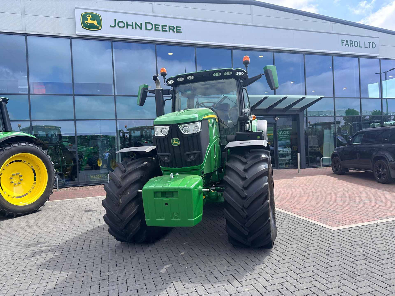 John Deere 6R 215 - Traktor: pilt 2 John Deere 6R 215 - Traktor: pilt 2