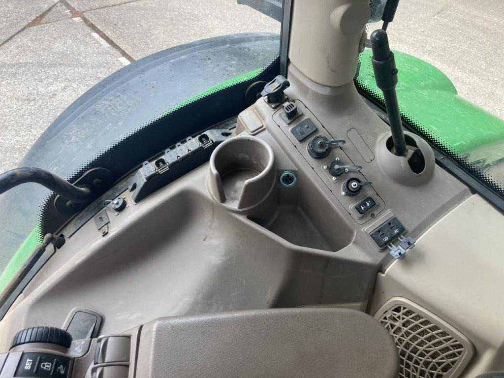 John Deere 6R 215 - Traktor: pilt 5 John Deere 6R 215 - Traktor: pilt 5