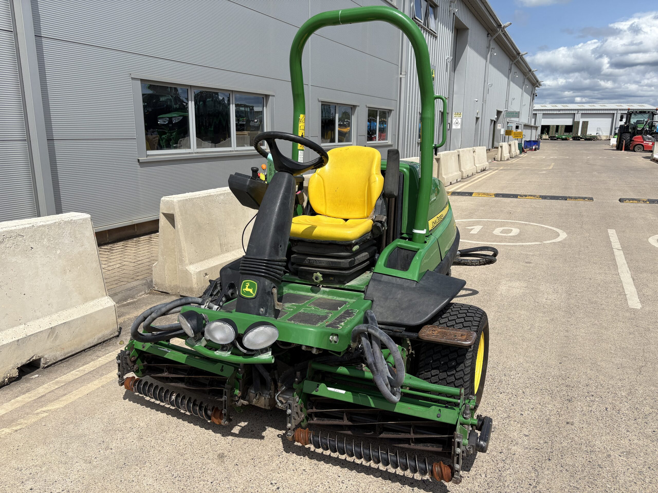 John Deere 7200A Triple Mower - Muruniiduk: pilt 3 John Deere 7200A Triple Mower - Muruniiduk: pilt 3