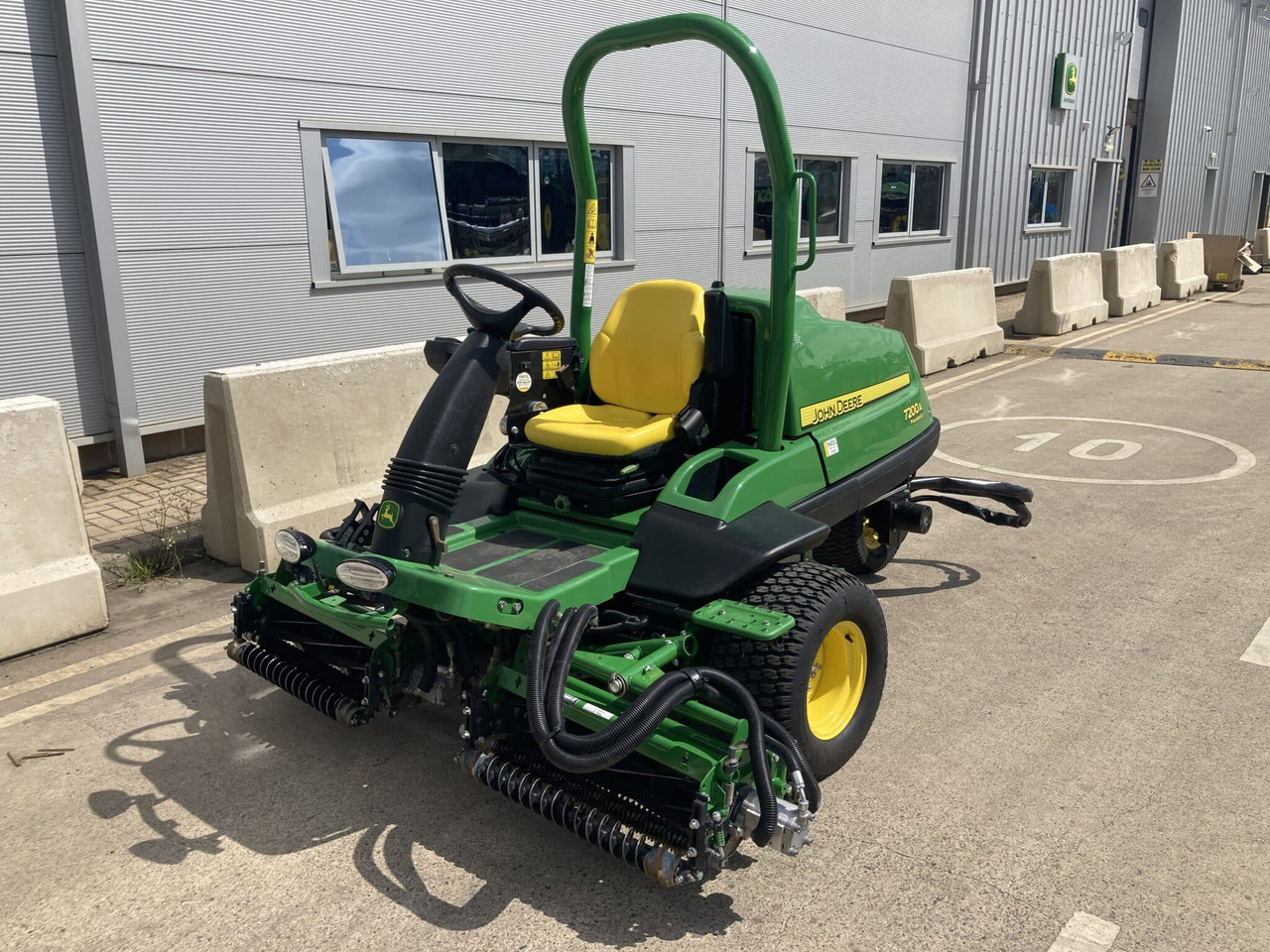 John Deere 7200A utility mower - Muruniiduk: pilt 1 John Deere 7200A utility mower - Muruniiduk: pilt 1