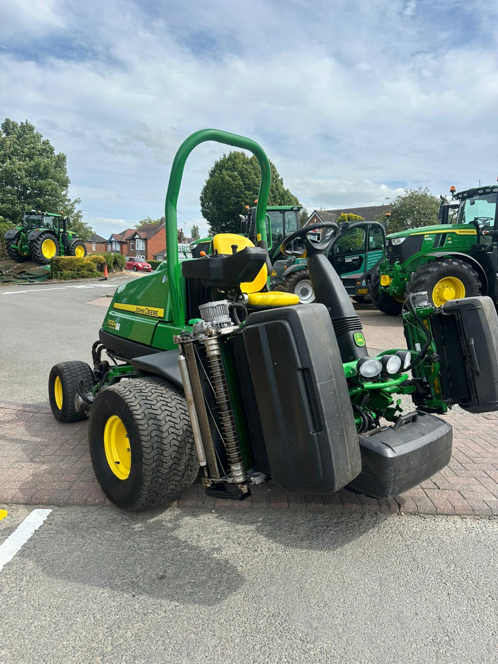 John Deere 7500AE Fairway Mower - Muruniiduk: pilt 5 John Deere 7500AE Fairway Mower - Muruniiduk: pilt 5
