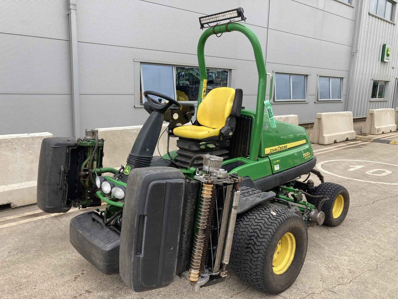 John Deere 7500AE light weight fairway mower - Muruniiduk: pilt 1 John Deere 7500AE light weight fairway mower - Muruniiduk: pilt 1