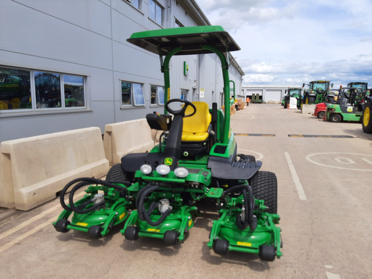 John Deere 8800A TerrainCut Mower - Muruniiduk: pilt 2 John Deere 8800A TerrainCut Mower - Muruniiduk: pilt 2