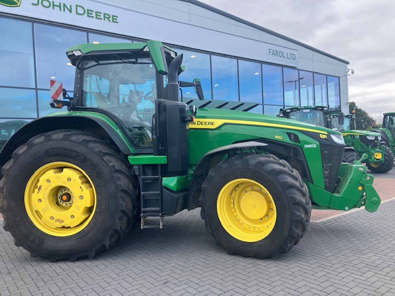 John Deere 8R 410 - Traktor: pilt 1 John Deere 8R 410 - Traktor: pilt 1
